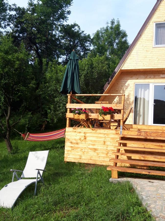 Cabana Din Livada Pucioasa Exterior photo