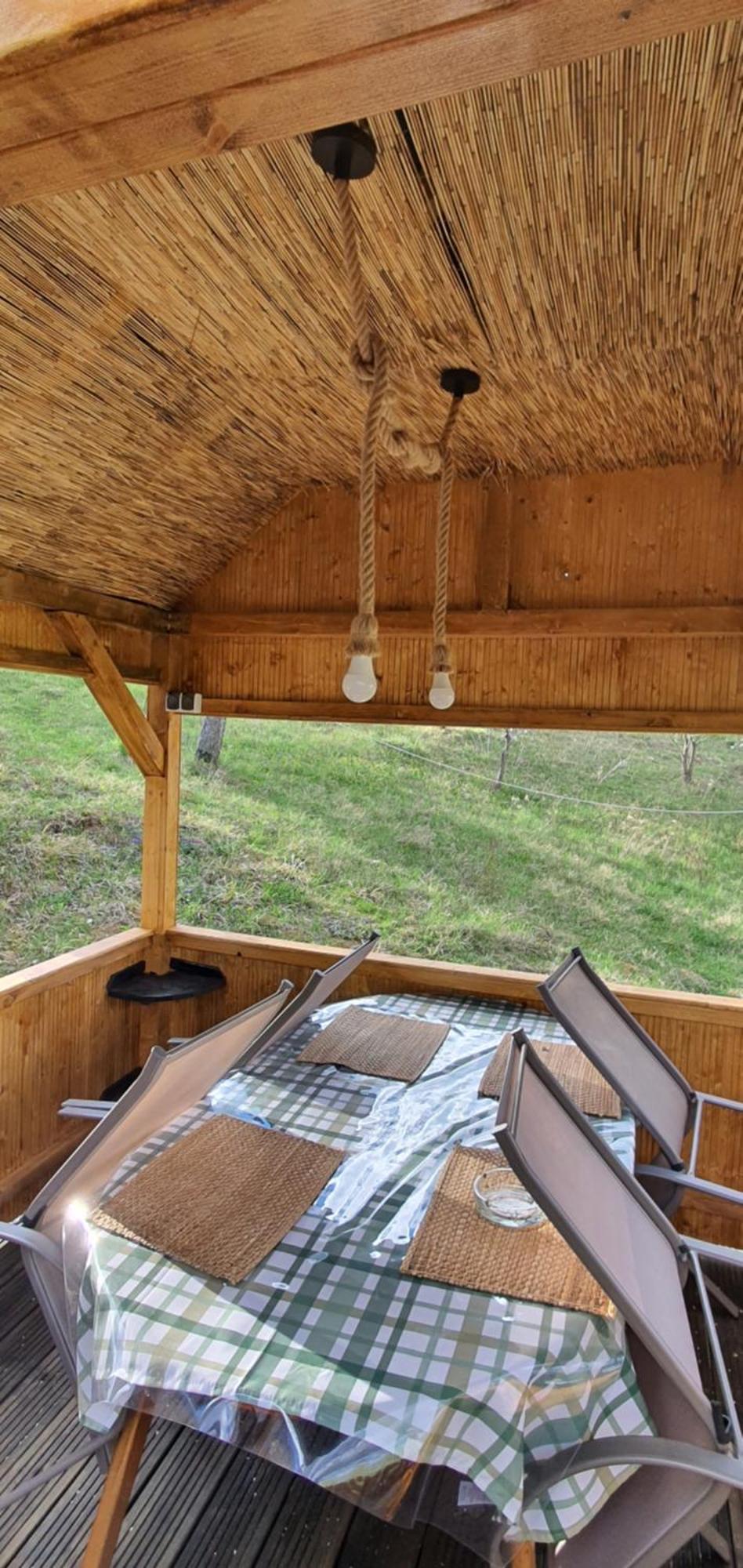 Cabana Din Livada Pucioasa Exterior photo